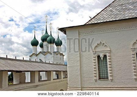 Rostov, Russia - 18 July 2017: Church Of St. Gregory The Theologian (built In 1670) And Fragment Of 