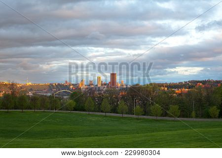 Schenley Park At Oakland Neighborhood And Downtown City Skyline,  Pittsburgh, Pennsylvania, Usa