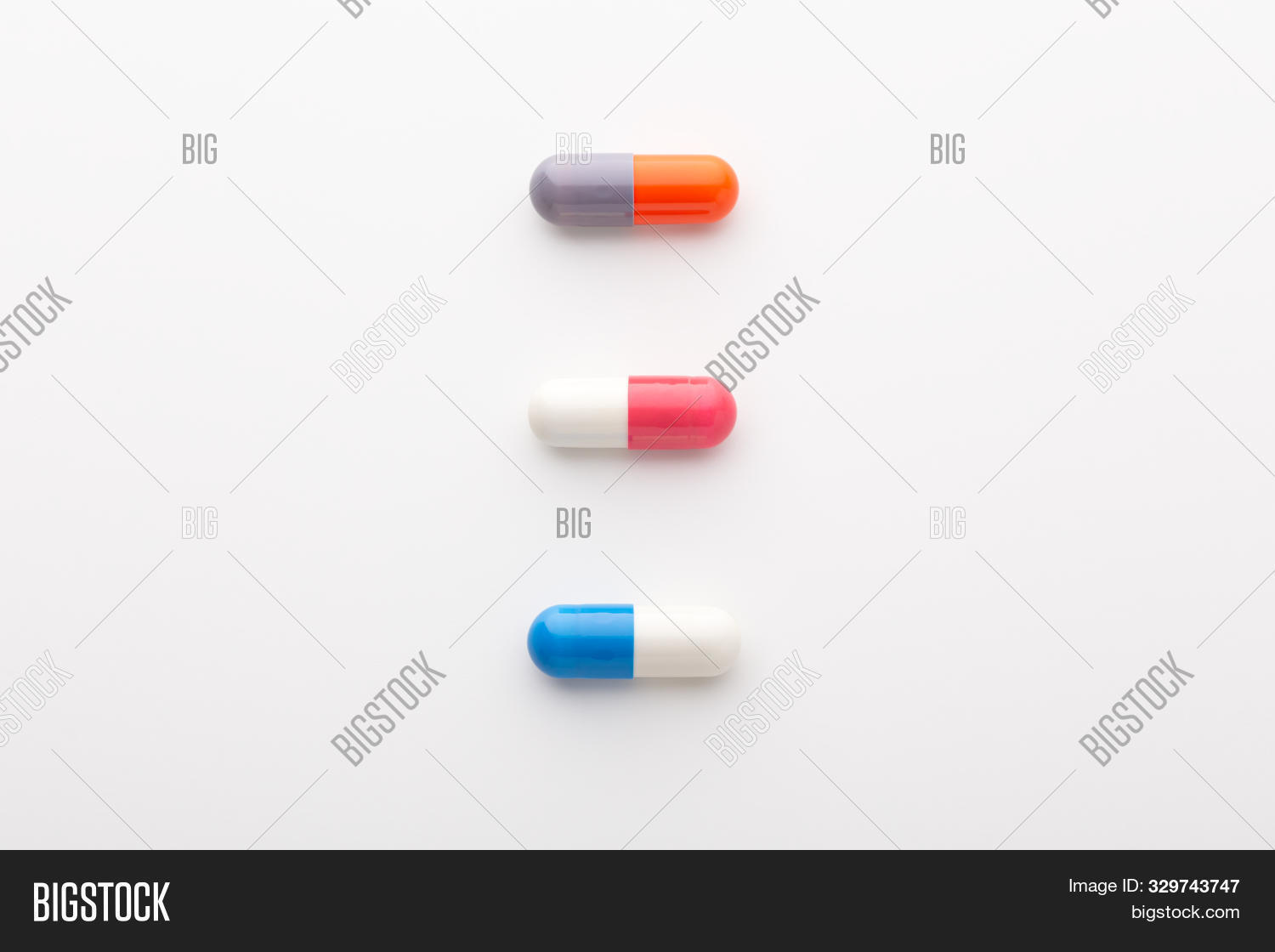 Капсула (лекарственная форма). Йохимбе препараты. Разные таблетки. Витамин с белые таблетки. Ферро железо.