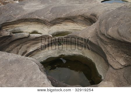 Bir taş izleri