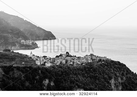 마 코르 닐 리아와 Manarola Cinque Terre, 이탈리아에서 아침에