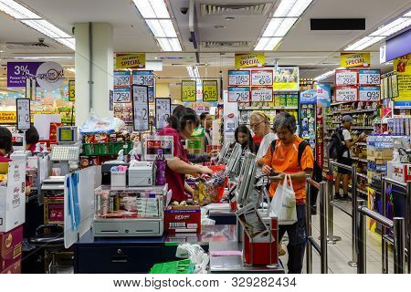 Singapore-26 Apr: Singapore Ntuc Fairprice Super Market Checkout Counter