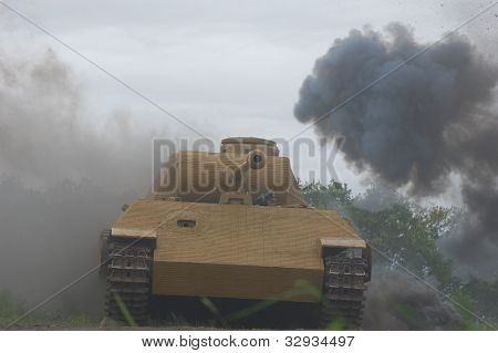 Kyjev, Ukrajina-květen 13:Red Star Historie klubu.Německý tank (replika) během Historická rekonstrukce w