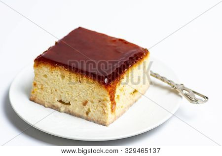 Trilece Sponge Cake With Milk And Caramel Topping