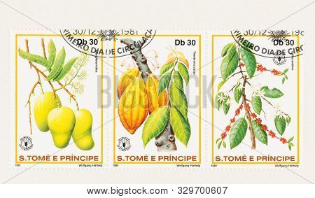 Seattle Washington - October 4, 2019: Strip Of 3 Se-tenant Postage Stamps Of Sao Tome And Principe F