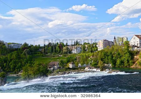 Największy wodospad w Europie. Rhinefall, Szwajcaria