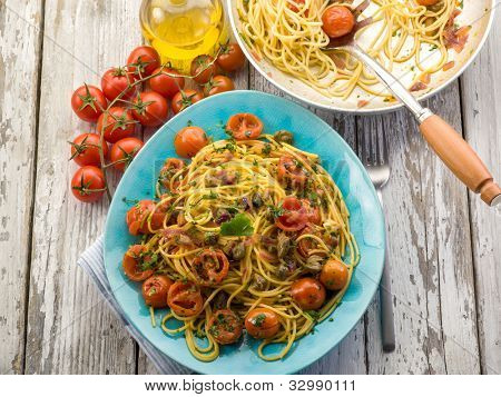 gitaar spaghetti met pachino tomaten en kappertjes