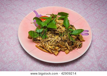 Sana insalata Thai con erbe e germogli di bambù / Yam No Mai Sai Nam Pu