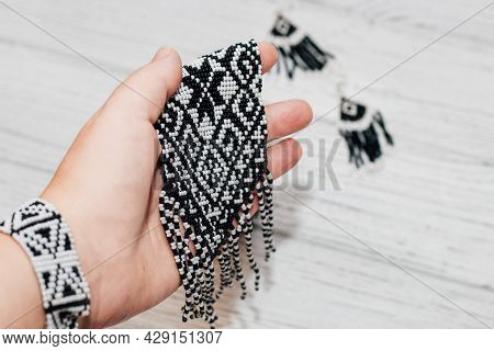 Ethnic Decoration Gerdan, Viconane Z Biseru, Ukrainian Gerdan And Earrings. Hand Weaving, Geometric 