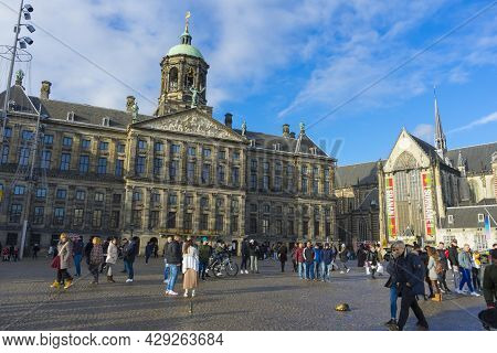 Amsterdam, Netherlands - Nov 29, 2019 : View Of Royal Palace Amsterdam And Dam Square At Night In Am