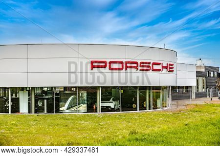 Giessen, Germany 2021-05-08: Porsche Zentrum Giessen-wettenberg Porsche Is A German Automobile Manuf