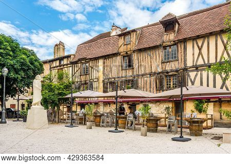 Bergerac, France - June 24,2021 - View At The Old Statue Of Cyrano In The Streets Of Bergerac. The T