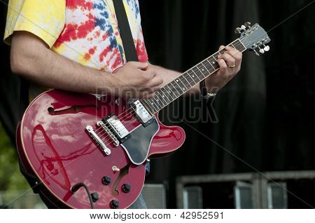 Muscien avec guitare