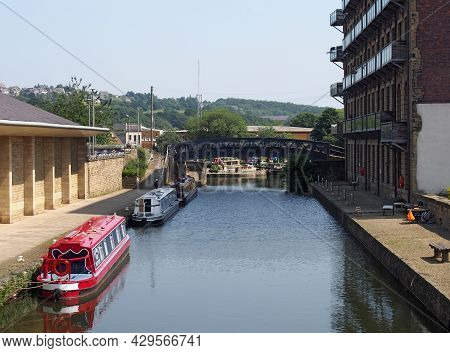Brighouse, West Yorkshire, United Kingdom - 21 July 2021: The Canal And Entrance To Brighouse Basin 
