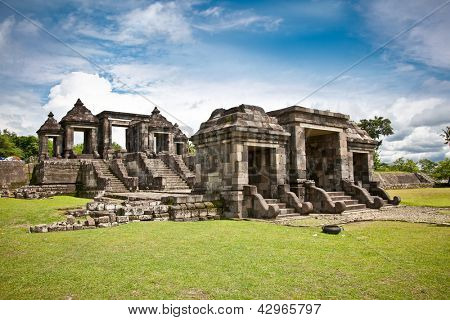 Hlavní brána Ratu Boko palácového komplexu, v blízkosti Yogyakarta na Jáva, Indonésie.