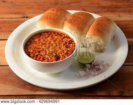 Misal Pav Is A Special Dish In Maharashtra, India. The Dish Is Eaten For Breakfast Or As A Midday Sn