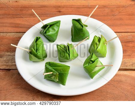 Indian Traditional Mouth Freshener Sweet Paan Wrapped In Betel Leaf, Often Used As An After Dinner D