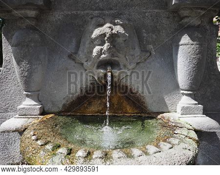 Fontana Dei Mascheroni In Turin