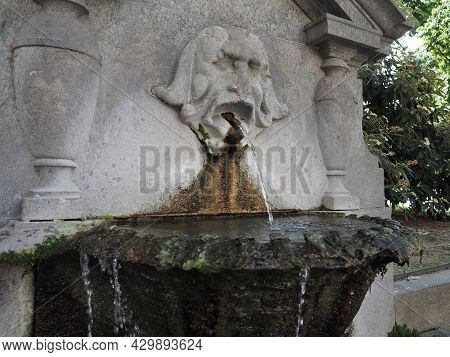 Fontana Dei Mascheroni In Turin