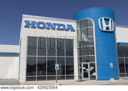 Kokomo - Circa August 2021: Honda Motor Co. Automobile And Suv Dealership. Honda Manufactures Among 