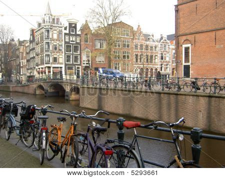 Se på Amsterdam med cykler