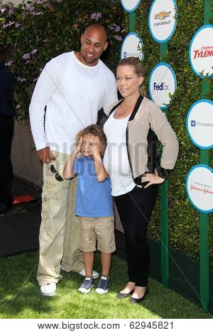 LOS ANGELES - APR 5:  Hank Baskett, Hank Baskett IV, Kendra Wilkinson at the Safe Kids Day Los Angeles 2014 at The Lot on April 5, 2014 in Wesst Hollywood, CA