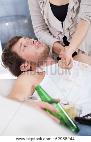 Alcoholic Doesn't Want To Help Wife