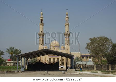 Mosque Um Al-tobool