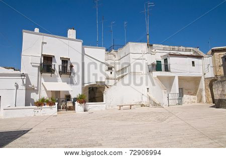 Alleyway. Laterza. Puglia. Italy.