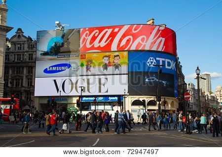 Piccadilly Circus During The Day