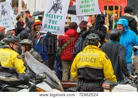 Portland Police Controlling Occupy Portland Crowd Of Protesters