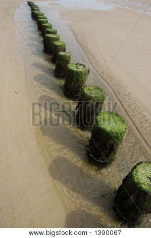 Waterbreaker Streikposten an einem Strand