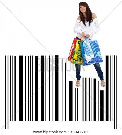 Borsa shopping di witn donna in piedi sul codice a barre