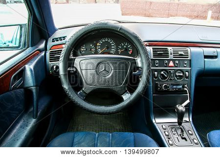 Mercedes-benz W210 E240