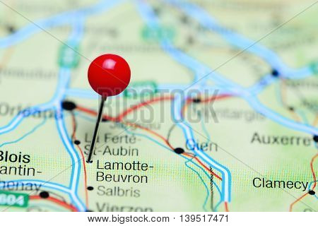 Lamotte-Beuvron pinned on a map of France
