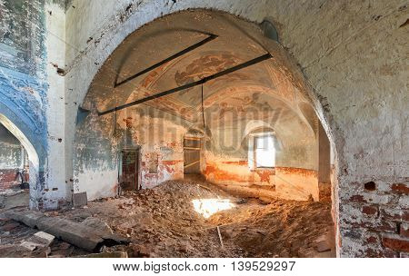 Brick vault apse with christian painted ceiling in an abandoned temple