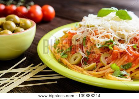Spaghetti Pasta Salad With Tomato Sauce, Olives, Gouda Cheese And Basil