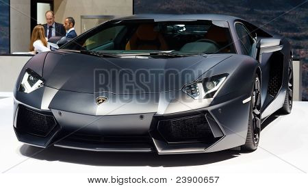 Lamborghini Aventador Lp 700-4