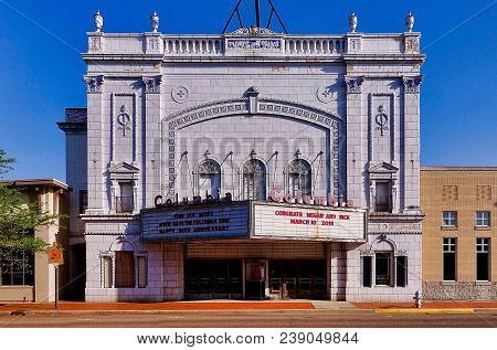 Paducah, Usa, 2018.04.26.: An Old Movie Theater In Paducah In The Usa.