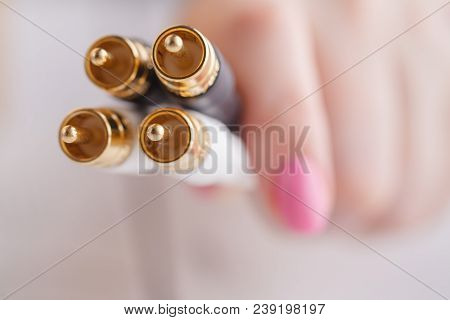This Cinch Connectors Are Used To Carry Analog Audio, Analog Video And Digital Audio Signal .