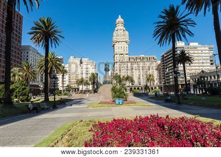 Montevideo, Uruguay - February 03,, 2018: Palacio Salvo In The Center Of The City Of Montevideo, Uru