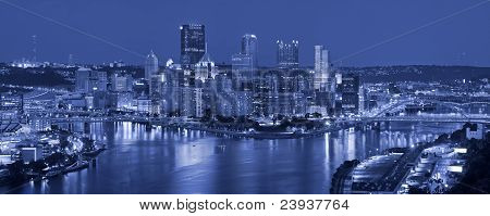 Pittsburgh skyline panorama.
