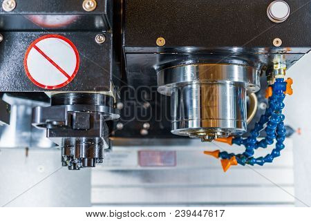 Spindle Modern High-precision Cnc Milling Machine. The Cartridge Is Mounted Cutter Pen.