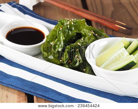 Sea Lettuce Salad - Ensalada De Lechuga De Mar

Edible Green Algae In The Family Ulvacceae. Binomial