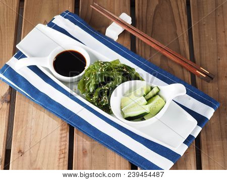 Sea Lettuce Salad - Ensalada De Lechuga De Mar

Edible Green Algae In The Family Ulvacceae. Binomial