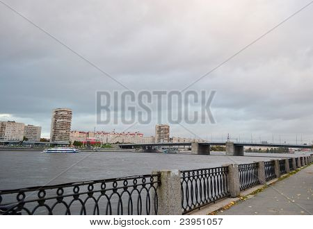 ดูฤดูใบไม้ร่วงของ St.Petersburg