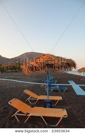 Lehátka v Perissa, Santorini, Řecko