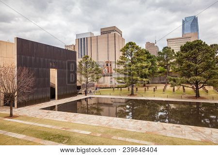 Oklahoma City, Oklahoma / Usa - March 31, 2018: People Walking Around And Visiting The Okc Bombing M