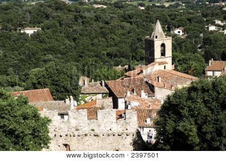 Kostel vesnice Grimaud