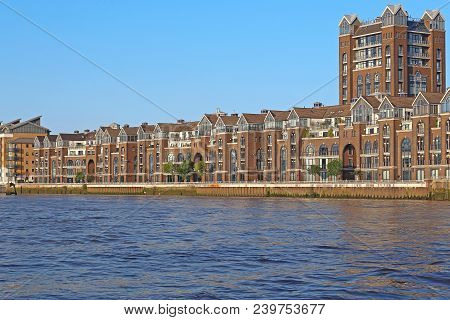 London, Great Britain - May 18, 2017: This Is A Modern Clove Hitch Quay Development In The Winstanle